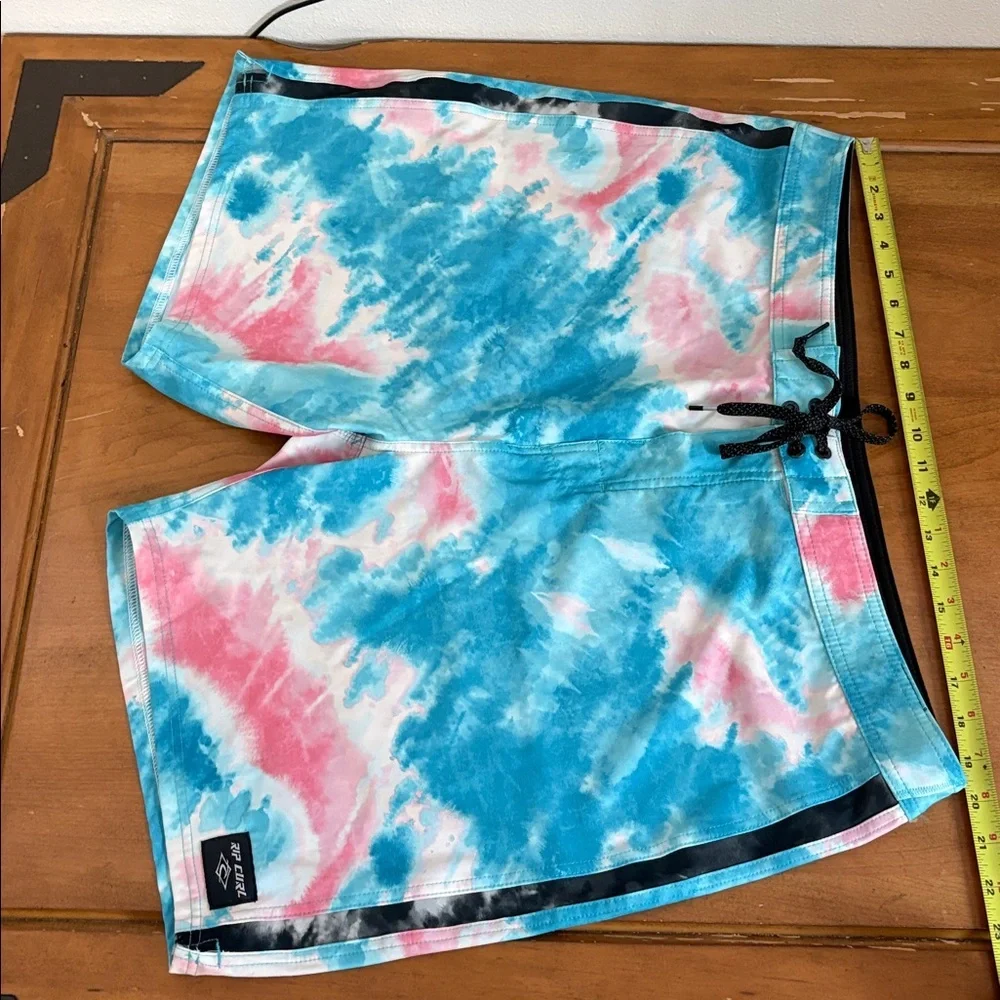 Rip Curl Mirage Blue and Pink Tie-Dye Board Shorts Size 40